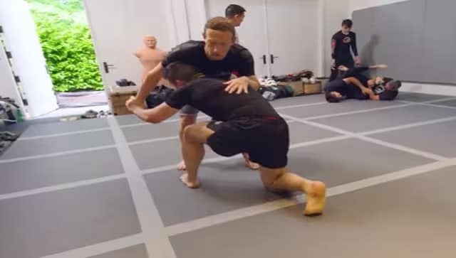 Mark Zuckerberg-Elon Musk Cage Fight To Have Jiu-Jitsu Face-Off? This Viral  Video Hints So - News18