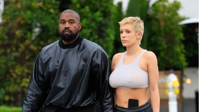 La moglie di Kanye West, Bianca Sensori, attira l'attenzione mentre esce con uno sguardo rivelatore in Italia