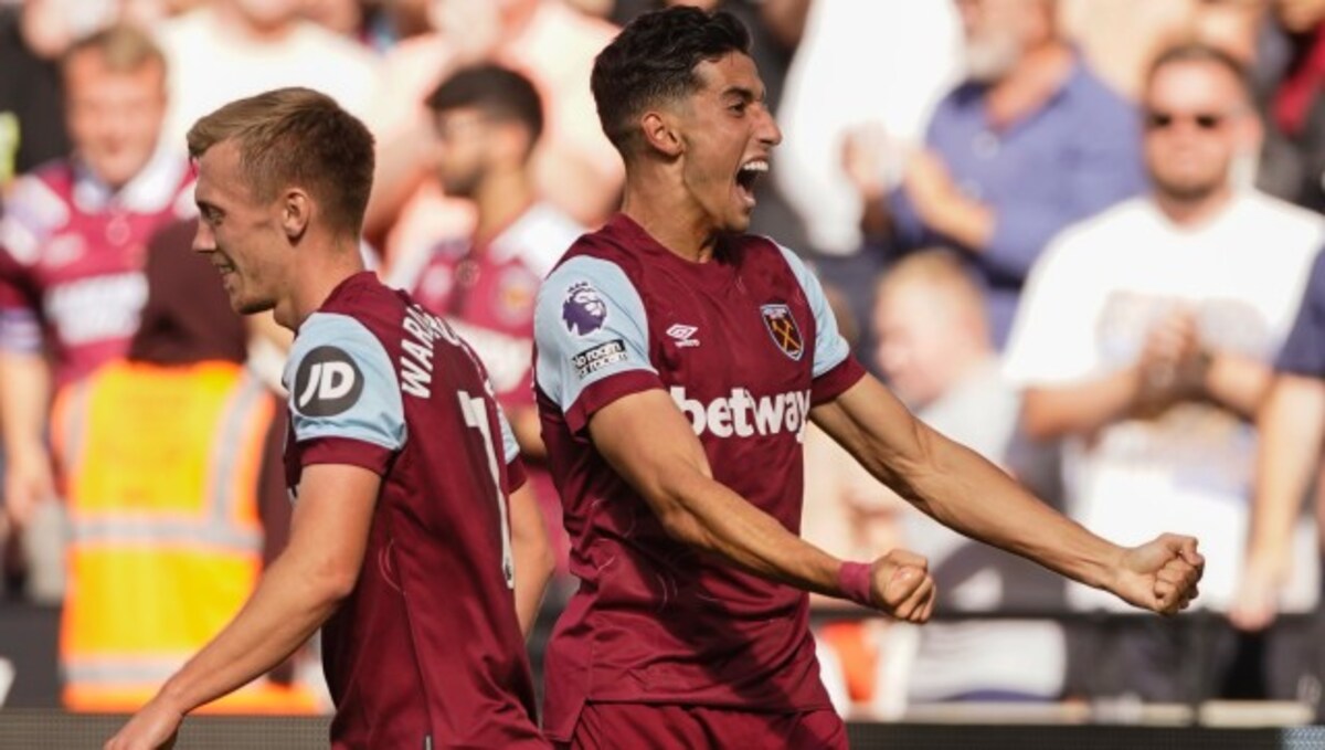 How 10-man West Ham beat Chelsea 3-1 for first Premier League win of season  - The Athletic