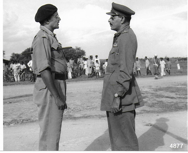 Maj Gen El Edroos (R) surrendering to Maj Gen JN Chaudhuri in Hyderabad on 16 September 1948