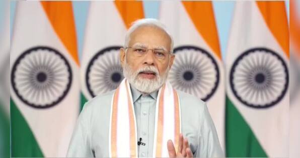 PM Modi flags off Gujarat's first heritage train