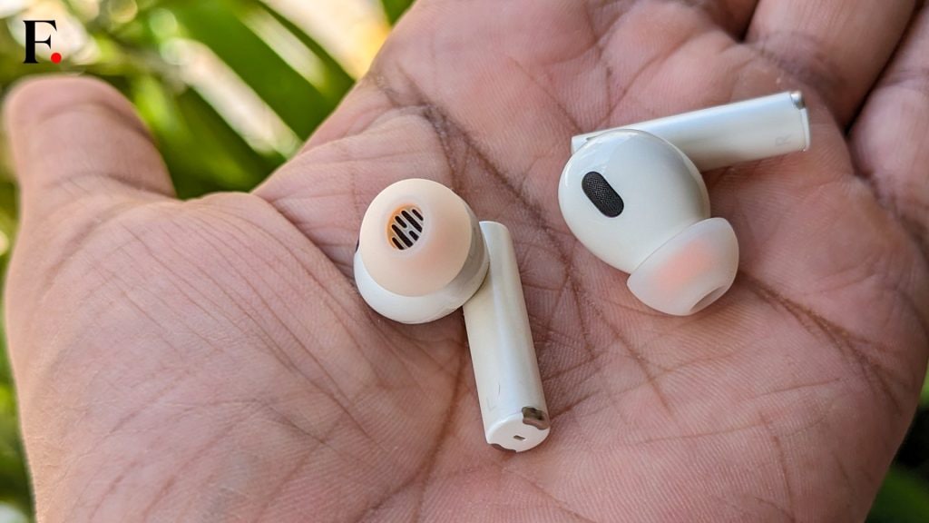 Realme Buds Air 5 Pro Review: Arguably the best TWS earbuds under Rs 5,000  in India-Tech News , Firstpost