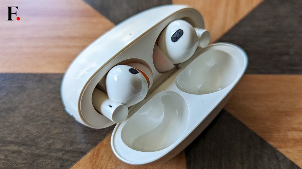 Realme Air 5 Pro true wireless earbuds to launch in India soon - Times of  India