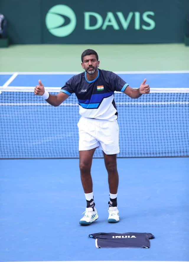 Rohan Bopanna retired his India shirt after playing his last Davis Cup match against Morocco in Lucknow. Image: Artsmith