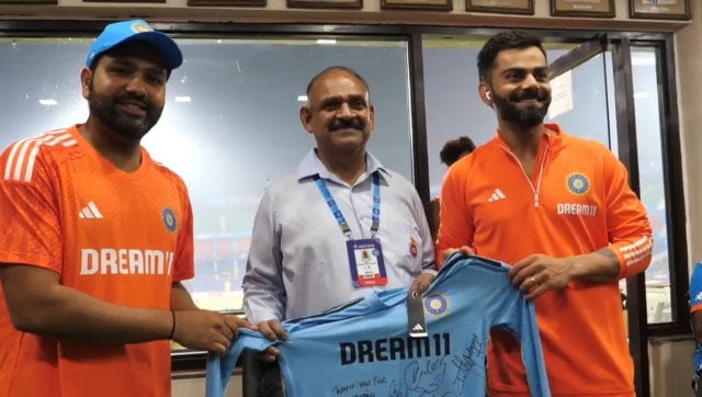 Watch: Team India members gift signed jersey to DDCA dressing room attendant