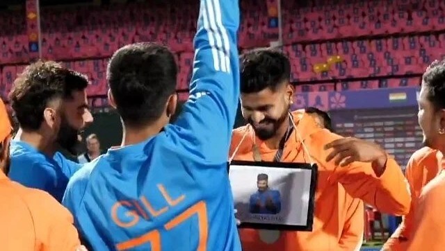 Watch Shreyas Iyer Wins The best Fielder Medal Team India Players watch-shreyas-iyer-wins-the-best-fielder-medal-team-india-players