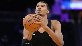 NBA: LA Lakers Beat Phoenix Suns, Golden State Warriors Down Dallas  Mavericks, Milwaukee Bucks Rout San Antonio Spurs - News18