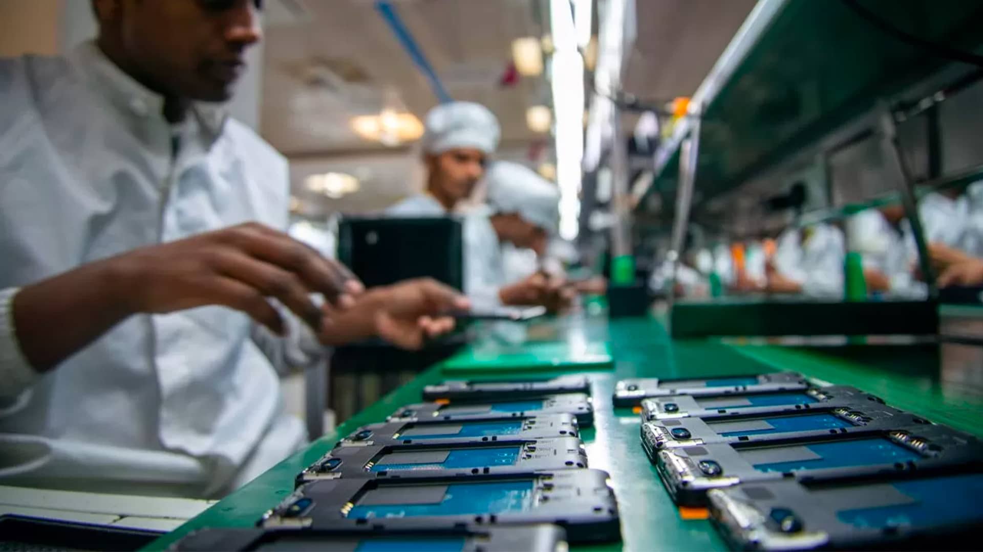 وزیر فناوری اطلاعات واشناو گفت: تولید تلفن همراه هند ۴۴ میلیارد دلار و صادرات ۱۱ میلیارد دلار است.