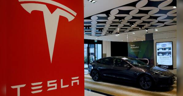 What's the point in buying self-driving Tesla? Musk's EV giant pins brunt of crash on driver