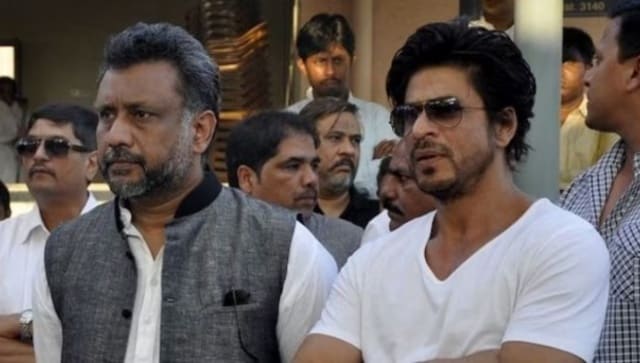 रा.वन के निर्देशक अनुभव सिन्हा ने ‘डनकी’ की समीक्षा करते हुए कहा कि वह तय नहीं कर पा रहे हैं कि उन्हें शाहरुख खान पसंद हैं, व्यक्ति या अभिनेता