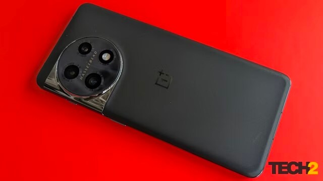 Best phones under Rs 60,000 (Dec 2023): OnePlus 11 5G, Apple iPhone 13 to Nothing Phone (2)