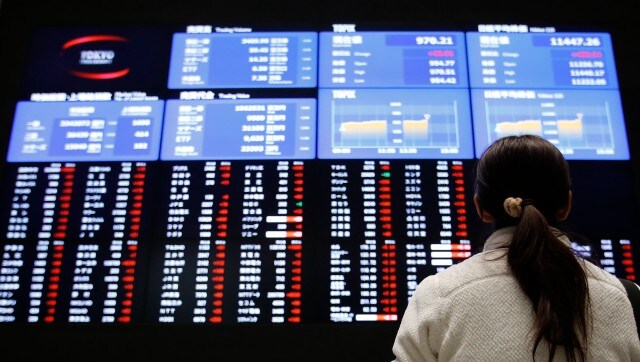 Asian shares set to snap two-year losing streak on rate cut wagers