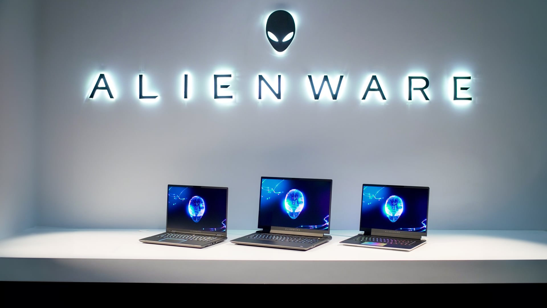 CES 2024: دل از سری جدید لپ تاپ های Alienware، مانیتورهای بازی QD-OLED، لوازم جانبی بازی رونمایی کرد.