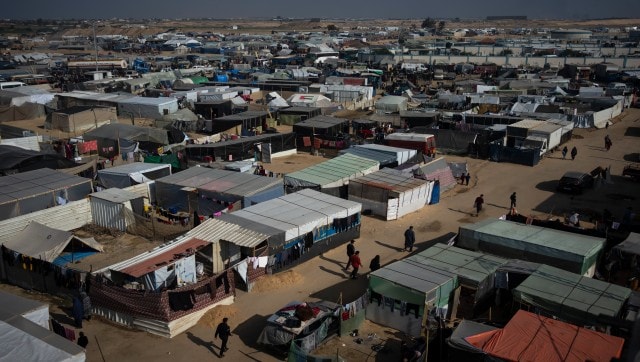 Families in Gaza search desperately for food and water, wait in long ...