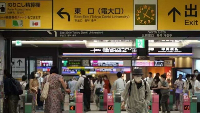 Japan: 1 arrested for stabbing 4 passengers on moving underground train in Tokyo Japan: 1 arrested for stabbing 4 passengers on moving underground train in Tokyo