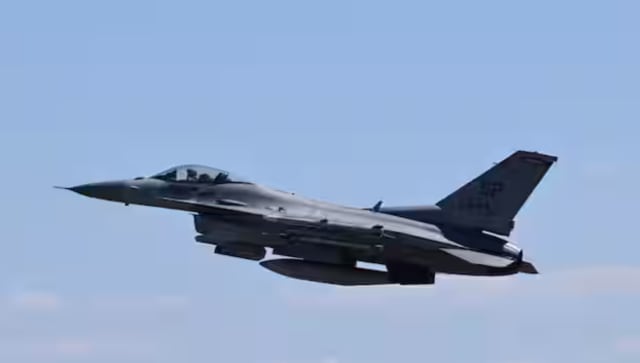 미군 F-16 전투기가 한국 서해안 앞바다에서 추락