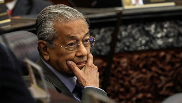 马来西亚前总理称政府针对反对派，一周后儿子面临反腐败调查