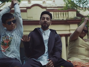 AndhaDhun song 'Naina Da Kya Kasoor' is a gentle, acoustic track sung by Ayushmann Khurrana AndhaDhun song 'Naina Da Kya Kasoor' is a gentle, acoustic track sung by Ayushmann Khurrana