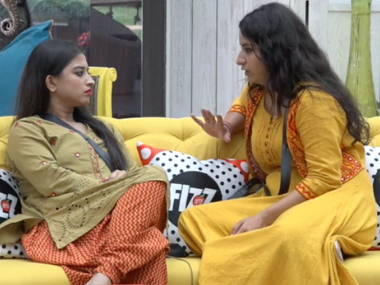 Bigg Boss 12, 4 October, Day 18 written updates: Shivashish, Surbhi, Somi contend for captaincy Bigg Boss 12, 4 October, Day 18 written updates: Shivashish, Surbhi, Somi contend for captaincy