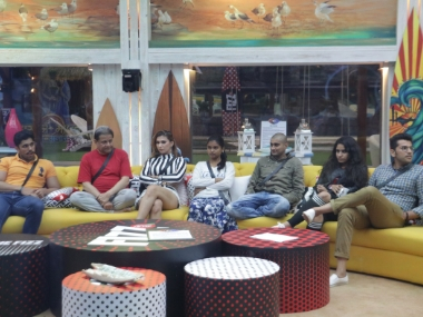 Bigg Boss 12, 5 October, Day 19 written updates: Sreesanth, Karanvir, Nehha nominated; Anup-Jasleen go on date Bigg Boss 12, 5 October, Day 19 written updates: Sreesanth, Karanvir, Nehha nominated; Anup-Jasleen go on date