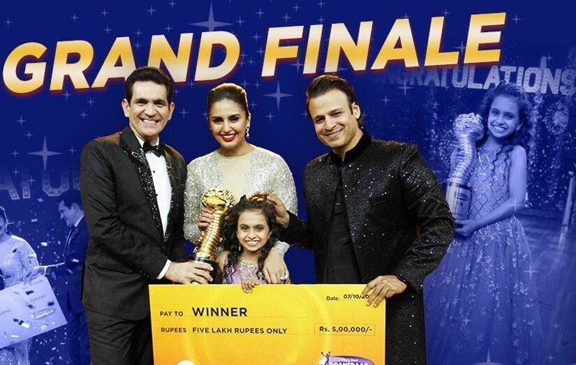 Dipali Borkar with judges Omung Kumar, Huma Qureshi and Vivek Oberoi. Image from Twitter