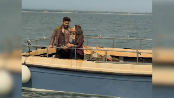 Namaste England song 'Tu Meri Main Tera' shows Arjun Kapoor's struggle as he follows Parineeti Chopra to London
