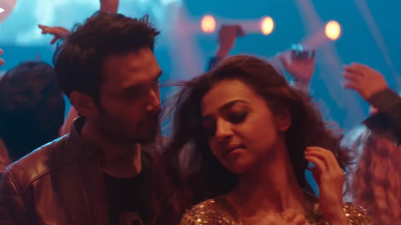 Radhika Apte and Rohan Mehra in Baazaar song La La La. YouTube screengrab