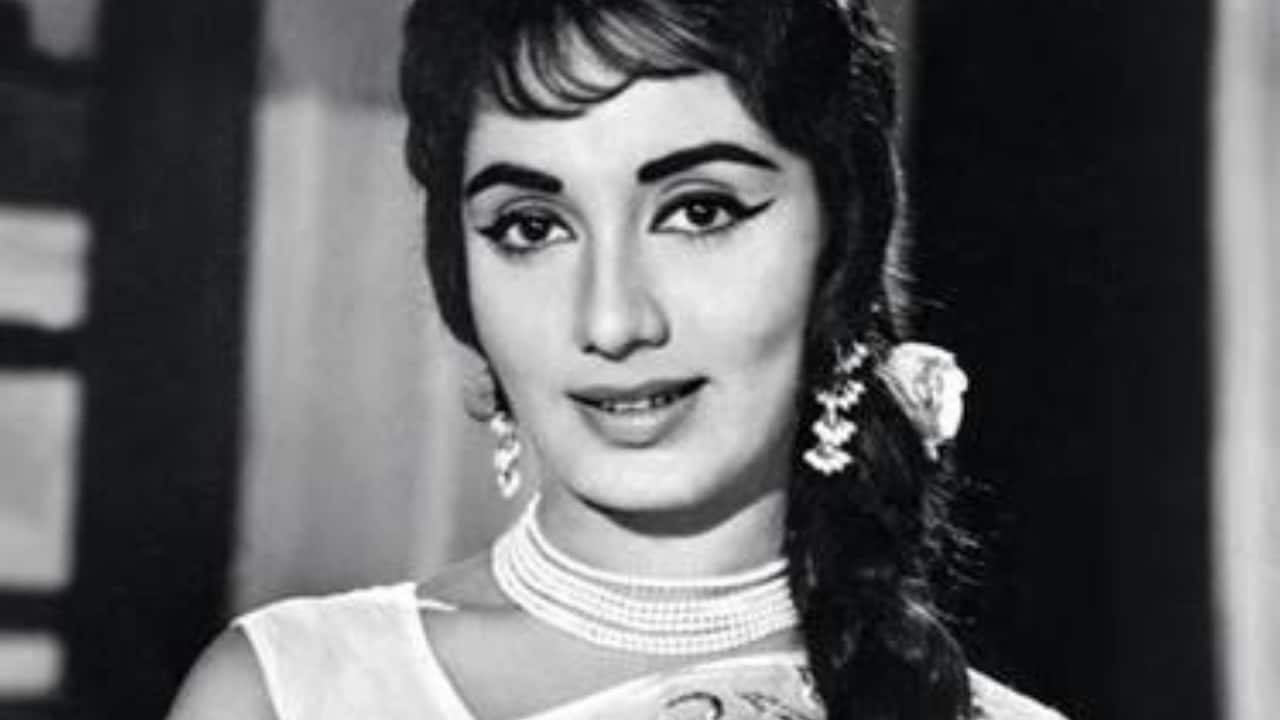 Bollywood icon Sadhana's rare images, personal belongings reclaimed by ...