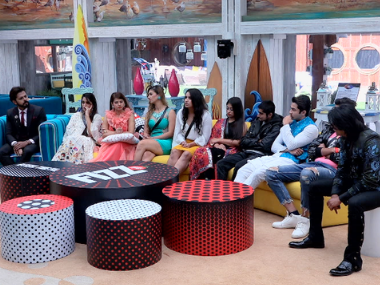 Bigg Boss 12, 21 December, Day 96 written updates: Karanvir, Surbhi, get last kalkothri punishment Bigg Boss 12, 21 December, Day 96 written updates: Karanvir, Surbhi, get last kalkothri punishment