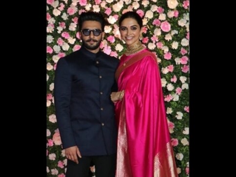 Watch: Deepika, Ranveer groove to Mika Singh numbers at Kapil Sharma-Ginni Chatrath's wedding reception Watch: Deepika, Ranveer groove to Mika Singh numbers at Kapil Sharma-Ginni Chatrath's wedding reception