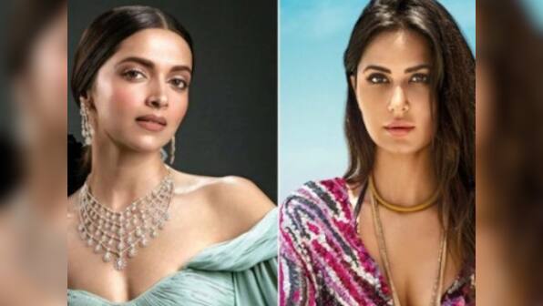 Watch: Ranveer Singh makes wife Deepika Padukone hug it out with Katrina Kaif at Star Screen Awards