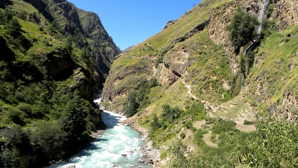 Abandoned by Nepal and China, the Hilsa village lives in fear of floods
