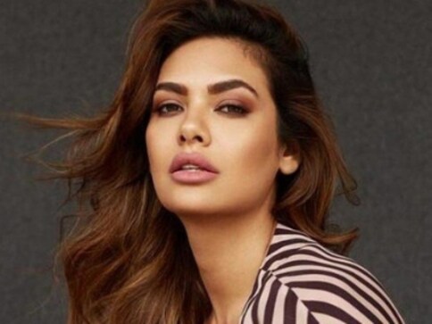 Esha Gupta issues apology on Twitter over racist remarks towards Nigerian footballer Alexander Iwobi Esha Gupta issues apology on Twitter over racist remarks towards Nigerian footballer Alexander Iwobi