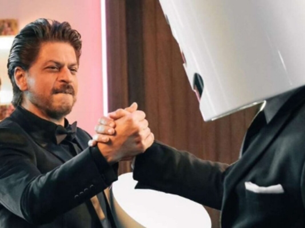 Marshmello S Music Video Biba Is A Glorious Tribute To Shah Rukh Khan And The Razzmatazz Of Bollywood Entertainment News Firstpost Yeh roohdariyaan tujhi se judi hain meri yeh daavedariyaan mujhi pe likhi hain teri. glorious tribute to shah rukh khan