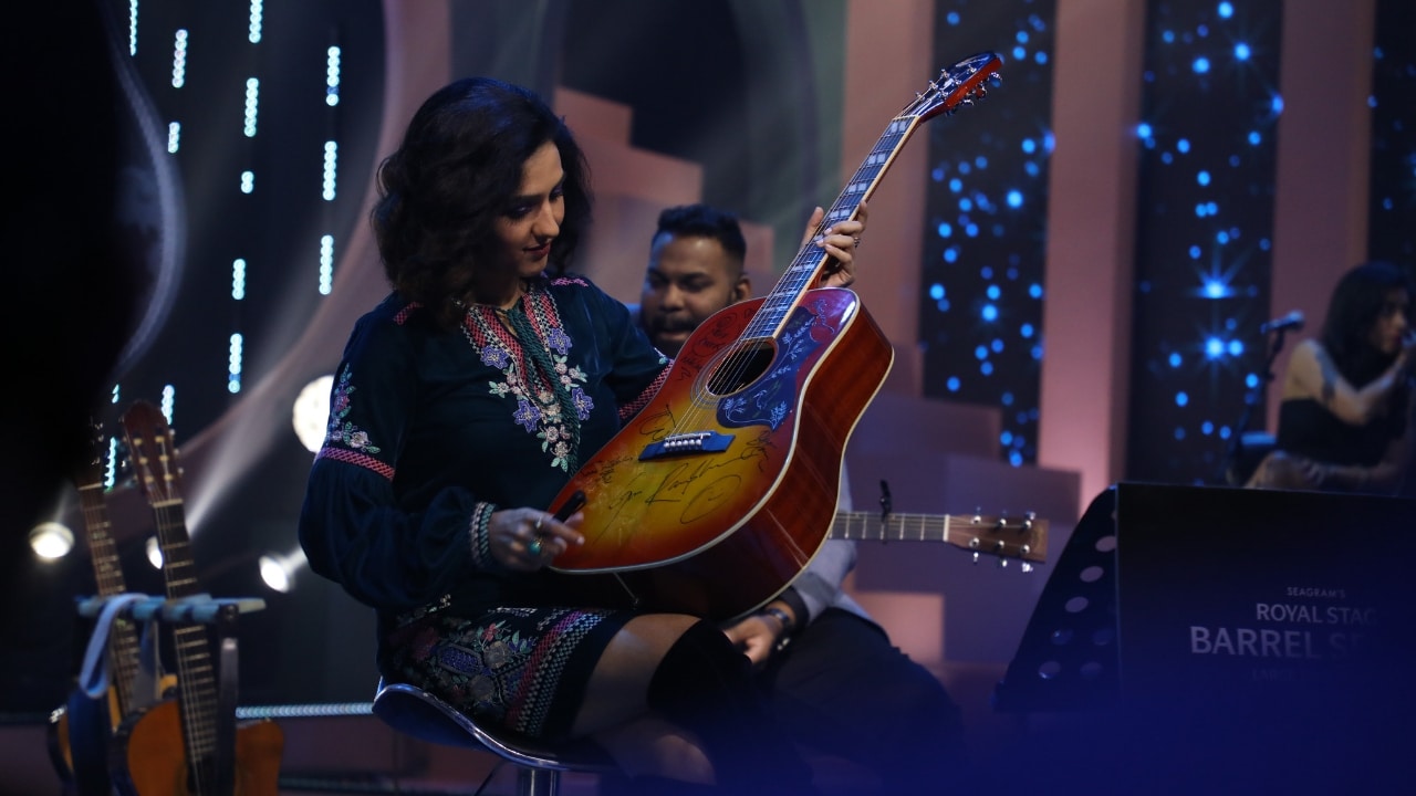 Royal Stag Barrel Select MTV Unplugged S8: Jonita Gandhi, Neeti Mohan display their diverse range