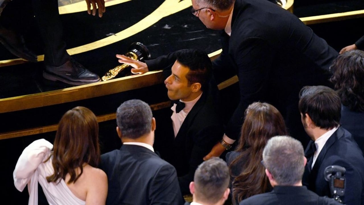 Oscars 2019: Rami Malek tumbles off stage following acceptance speech, paramedics rush to Best Actors aid