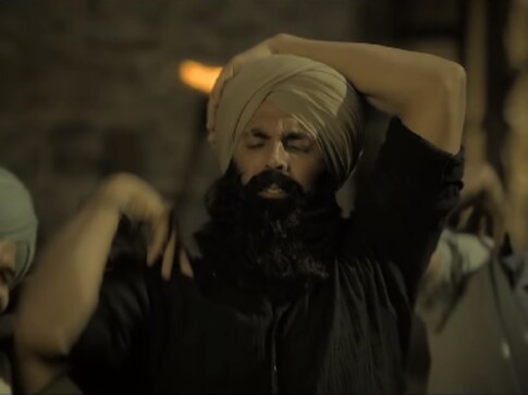 Kesari song 'Sanu Kehndi' sees Akshay Kumar's Ishar Singh and his band of Sikh soldiers in a jubilant celebration Kesari song 'Sanu Kehndi' sees Akshay Kumar's Ishar Singh and his band of Sikh soldiers in a jubilant celebration