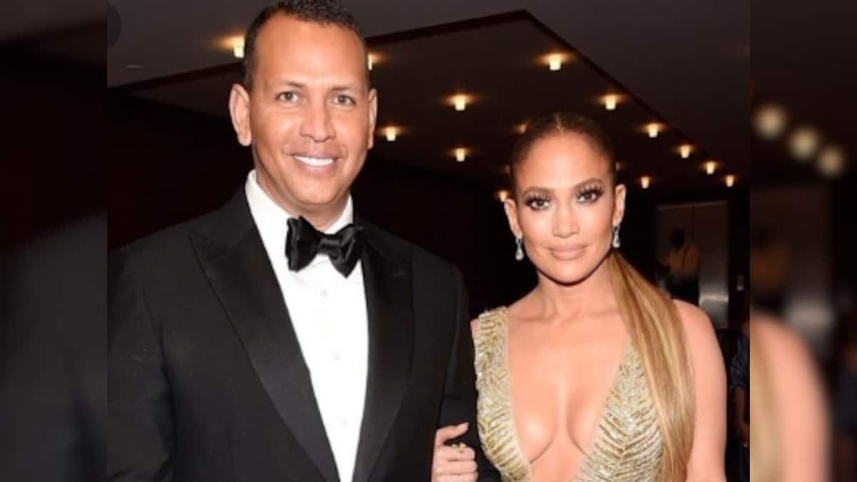 Jennifer Lopez announces engagement with former baseball star Alex Rodriguez, shares picture of her ring on Instagram