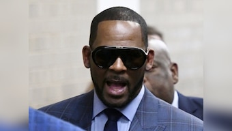R Kelly misses Chicago court hearing regarding sexual abuse case, prosecutors claim R&B singer 'refused transport'