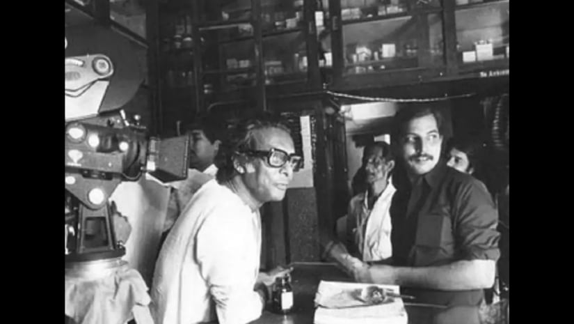 Mrinal Sen (left) on the sets of Calcutta 71.