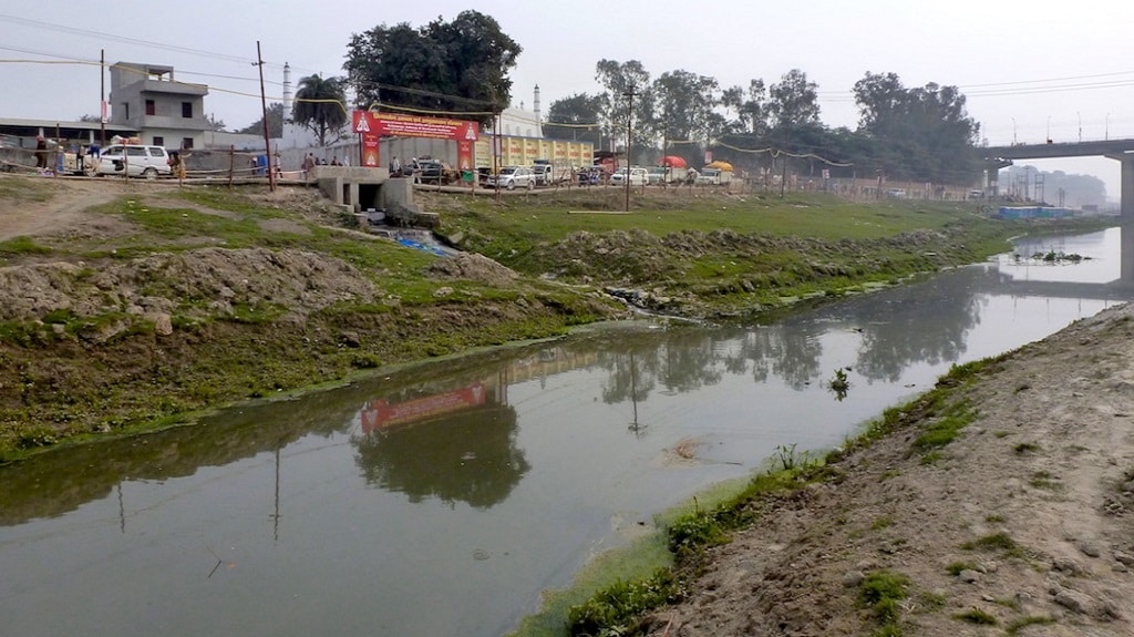 The Mansahita nullah at Prayagraj dumps untreated waste into the Ganga River. Such wastewater drains are common throughout the river basin. Photo courtesy Soumya Sarkar
