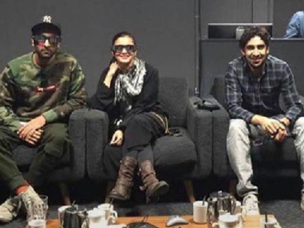 Ayan Mukerji On Brahmastra Ranbir Kapoor Alia Bhatt S Love Is The Film S Guiding Light Entertainment News Firstpost Recently, the bollywood stars arrived together at sonam kapoor's wedding. brahmastra ranbir kapoor alia