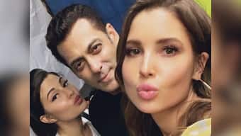 Jacqueline Fernandez and her doppelganger Amanda Cerny attend special screening of Salman Khan's Notebook