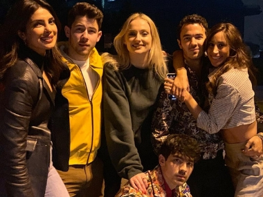 Priyanka Chopra shares hilarious mash-up video of Nick Jonas' 'Cool' with Govinda's 'Meri Pant Bhi Sexy' Priyanka Chopra shares hilarious mash-up video of Nick Jonas' 'Cool' with Govinda's 'Meri Pant Bhi Sexy'