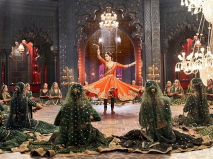 Game of Thrones cast attend show's New York premiere; Karan Johar teases new Kalank song: Social Media Stalkers' Guide