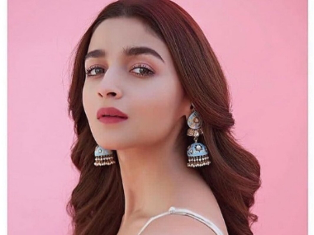 Alia Bhatt Talks About Working With Ranbir Kapoor Varun Dhawan Ranveer Singh In The Same Year Entertainment News Firstpost More importantly, we did not know if the current generation in bollywood had actors who would be able to step in the shoes of salman and aamir. alia bhatt talks about working with