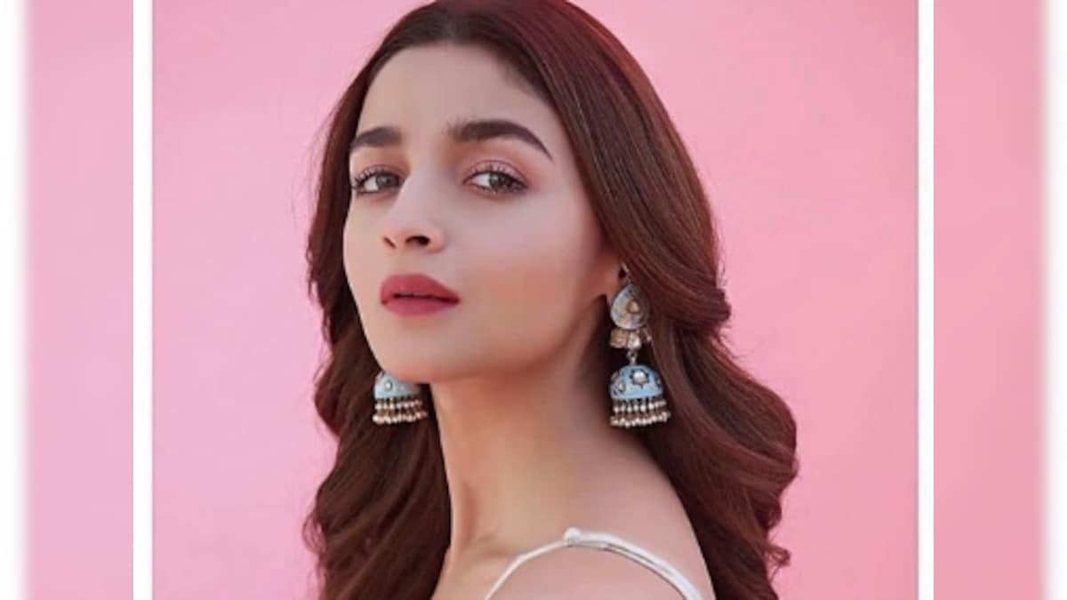 Alia Bhatt talks about working with Ranbir Kapoor, Varun Dhawan, Ranveer Singh in the same year