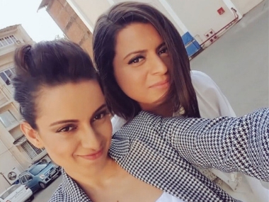 Twitter account of Kangana Ranaut's sister Rangoli Chandel suspended over tweet on stone-pelting incident in Moradabad Twitter account of Kangana Ranaut's sister Rangoli Chandel suspended over tweet on stone-pelting incident in Moradabad