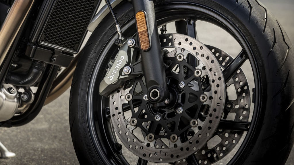The dual 305 mm discs and Brembo four-piston callipers up front should provide plenty of bite, while a single, 220mm disc held by a Nissin calliper sits on the rear wheel. The dual 305 mm discs and Brembo four-piston callipers up front should provide plenty of bite, while a single, 220mm disc held by a Nissin calliper sits on the rear wheel.
