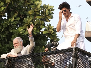 David Letterman joins Shah Rukh Khan, his son AbRam in Mumbai to greet fans on Eid David Letterman joins Shah Rukh Khan, his son AbRam in Mumbai to greet fans on Eid